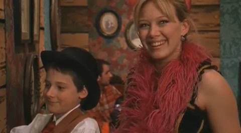 DailyDuff-dot-org_LizzieMcGuire-2x27GrubbyLongjohnsOldeTymeRevue0871.jpg