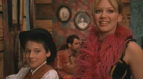 DailyDuff-dot-org_LizzieMcGuire-2x27GrubbyLongjohnsOldeTymeRevue0873.jpg