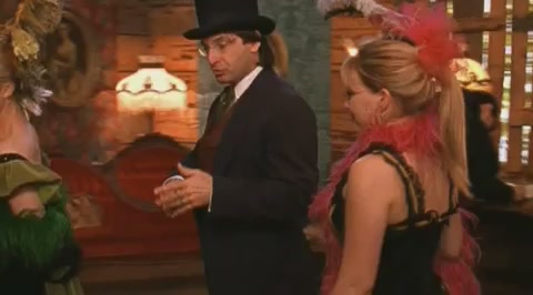 DailyDuff-dot-org_LizzieMcGuire-2x27GrubbyLongjohnsOldeTymeRevue0932.jpg