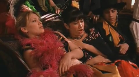 DailyDuff-dot-org_LizzieMcGuire-2x27GrubbyLongjohnsOldeTymeRevue0948.jpg