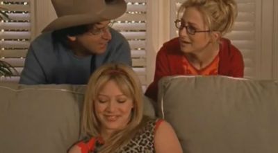 DailyDuff-dot-org_LizzieMcGuire-2x27GrubbyLongjohnsOldeTymeRevue0040.jpg