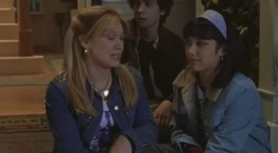 DailyDuff-dot-org_LizzieMcGuire-2x27GrubbyLongjohnsOldeTymeRevue0195.jpg