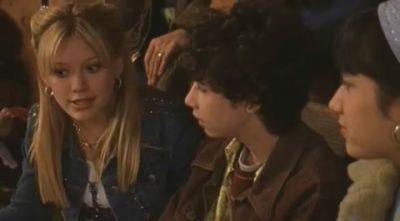 DailyDuff-dot-org_LizzieMcGuire-2x27GrubbyLongjohnsOldeTymeRevue0735.jpg