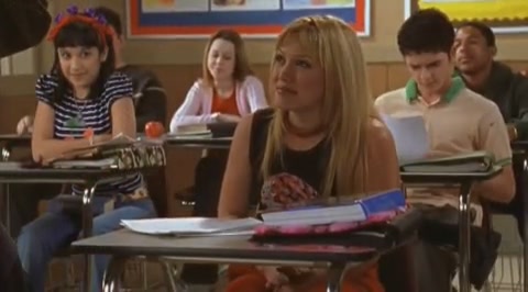 DailyDuff-dot-org_LizzieMcGuire-2x28TheGreatestCrushofAll0529.jpg