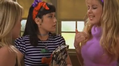 DailyDuff-dot-org_LizzieMcGuire-2x28TheGreatestCrushofAll0579.jpg