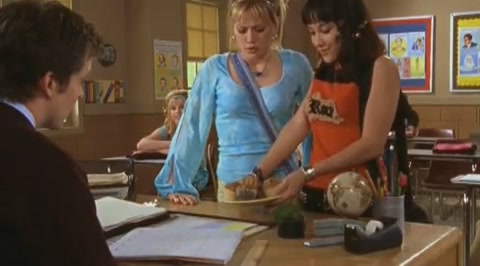 DailyDuff-dot-org_LizzieMcGuire-2x28TheGreatestCrushofAll0669.jpg