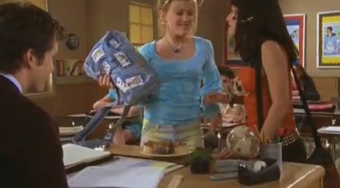 DailyDuff-dot-org_LizzieMcGuire-2x28TheGreatestCrushofAll0685.jpg DailyDuff-dot-org_LizzieMcGuire-2x28TheGreatestCrushofAll0685.jpg