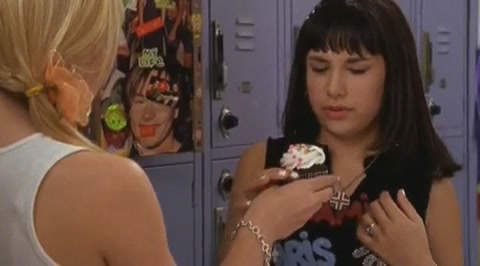 DailyDuff-dot-org_LizzieMcGuire-2x28TheGreatestCrushofAll1129.jpg