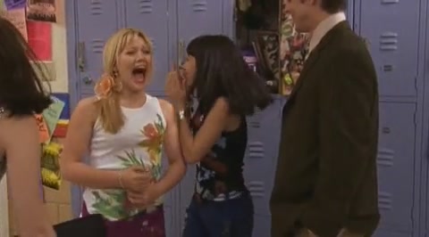 DailyDuff-dot-org_LizzieMcGuire-2x28TheGreatestCrushofAll1225.jpg