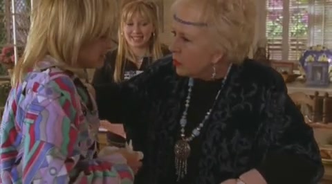 DailyDuff-dot-org_LizzieMcGuire-2x29GrandOleGrandma0958.jpg
