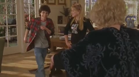 DailyDuff-dot-org_LizzieMcGuire-2x29GrandOleGrandma1002.jpg