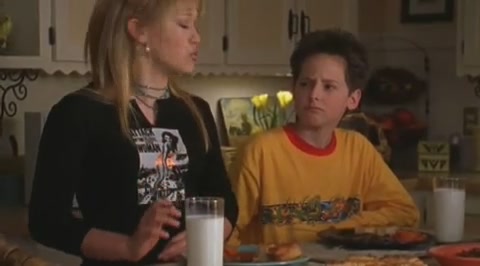 DailyDuff-dot-org_LizzieMcGuire-2x29GrandOleGrandma1080.jpg