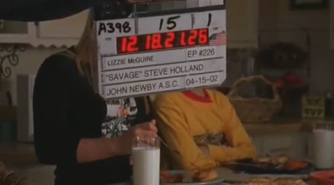 DailyDuff-dot-org_LizzieMcGuire-2x29GrandOleGrandma1170.jpg DailyDuff-dot-org_LizzieMcGuire-2x29GrandOleGrandma1170.jpg