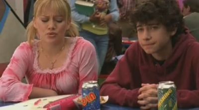 DailyDuff-dot-org_LizzieMcGuire-2x30MyFairLarry0502.jpg