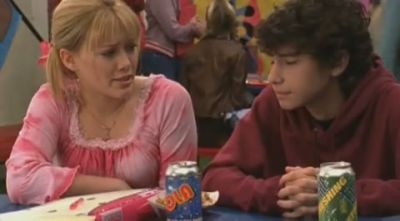 DailyDuff-dot-org_LizzieMcGuire-2x30MyFairLarry0504.jpg