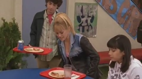 DailyDuff-dot-org_LizzieMcGuire-2x32MyDinnerWithDig0006.jpg