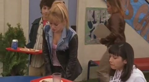 DailyDuff-dot-org_LizzieMcGuire-2x32MyDinnerWithDig0007.jpg