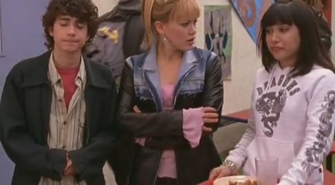 DailyDuff-dot-org_LizzieMcGuire-2x32MyDinnerWithDig0076.jpg