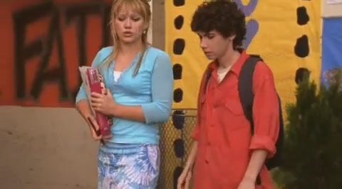 DailyDuff-dot-org_LizzieMcGuire-2x32MyDinnerWithDig0409.jpg