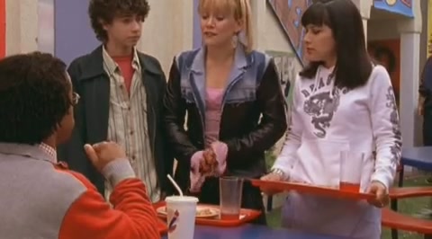 DailyDuff-dot-org_LizzieMcGuire-2x32MyDinnerWithDig1188.jpg