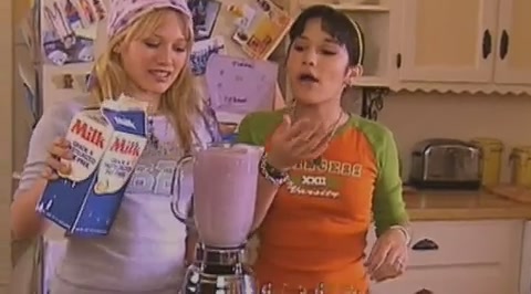 DailyDuff-dot-org_LizzieMcGuire-2x34MagicTrain0402.jpg
