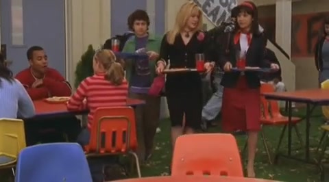 DailyDuff-dot-org_LizzieMcGuire-2x34MagicTrain0901.jpg