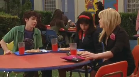 DailyDuff-dot-org_LizzieMcGuire-2x34MagicTrain0908.jpg