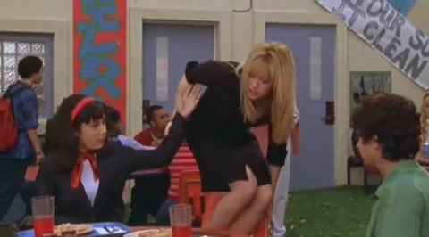 DailyDuff-dot-org_LizzieMcGuire-2x34MagicTrain0987.jpg