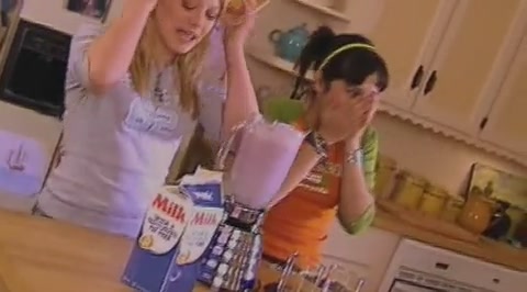 DailyDuff-dot-org_LizzieMcGuire-2x34MagicTrain1209.jpg
