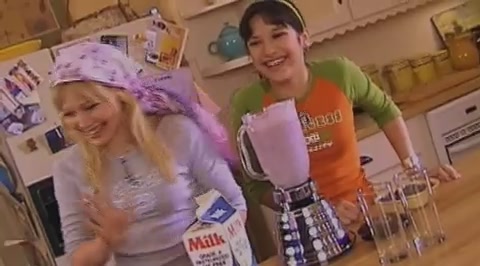 DailyDuff-dot-org_LizzieMcGuire-2x34MagicTrain1215.jpg