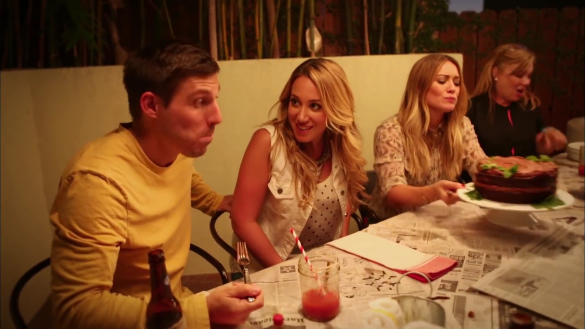 DailyDuff-dot-nl_RealGirlsKitchen1x05DuffFamilyCrabBoil1107.jpg DailyDuff-dot-nl_RealGirlsKitchen1x05DuffFamilyCrabBoil1107.jpg