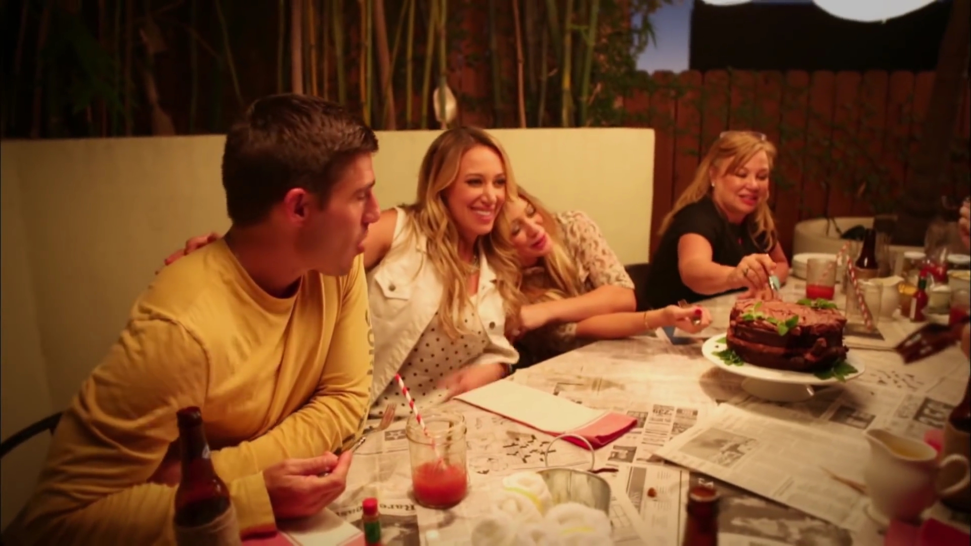 DailyDuff-dot-nl_RealGirlsKitchen1x05DuffFamilyCrabBoil1115.jpg DailyDuff-dot-nl_RealGirlsKitchen1x05DuffFamilyCrabBoil1115.jpg