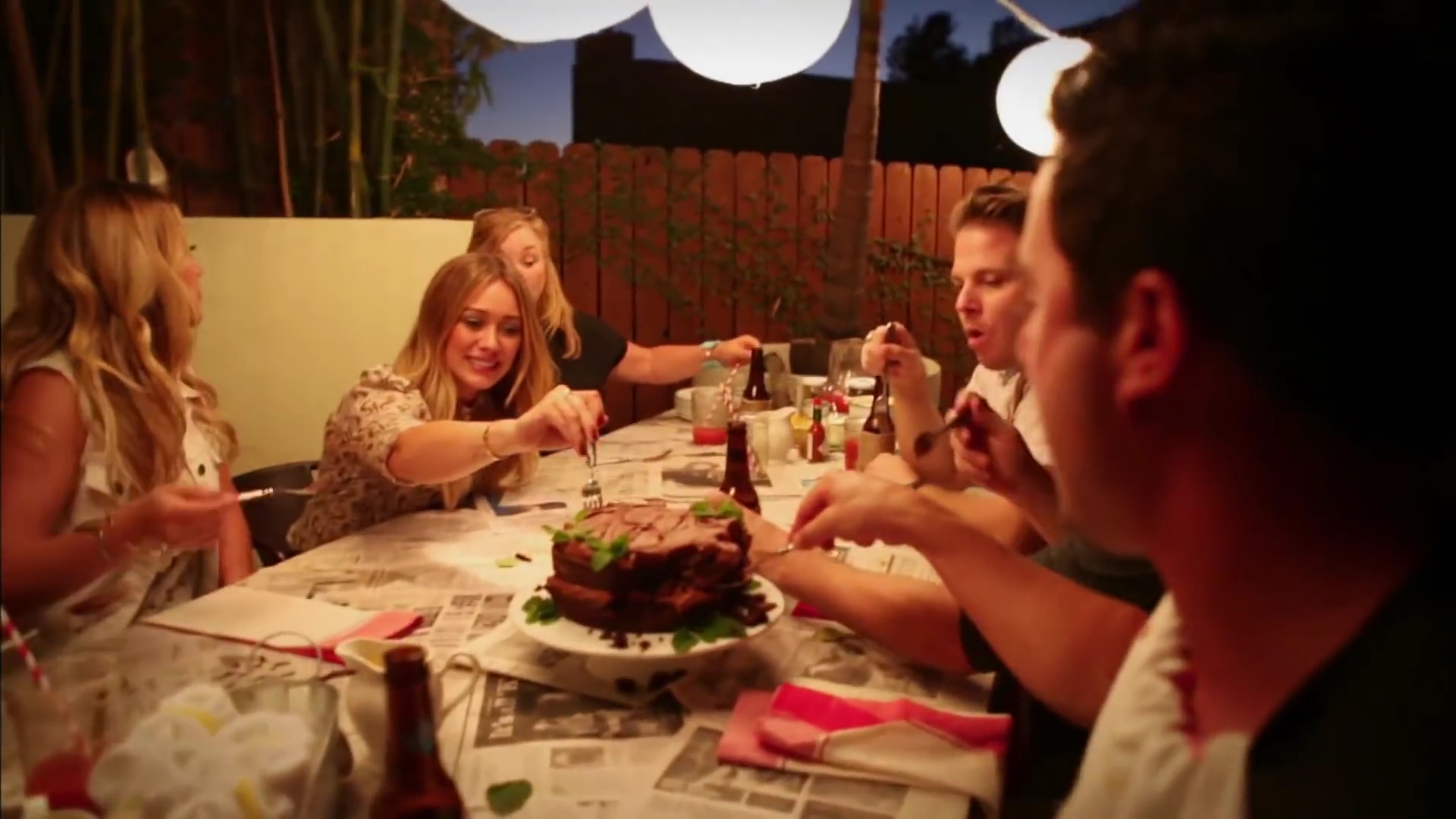 DailyDuff-dot-nl_RealGirlsKitchen1x05DuffFamilyCrabBoil1133.jpg DailyDuff-dot-nl_RealGirlsKitchen1x05DuffFamilyCrabBoil1133.jpg