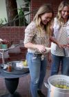 DailyDuff-dot-nl_RealGirlsKitchen1x05DuffFamilyCrabBoil0664.jpg