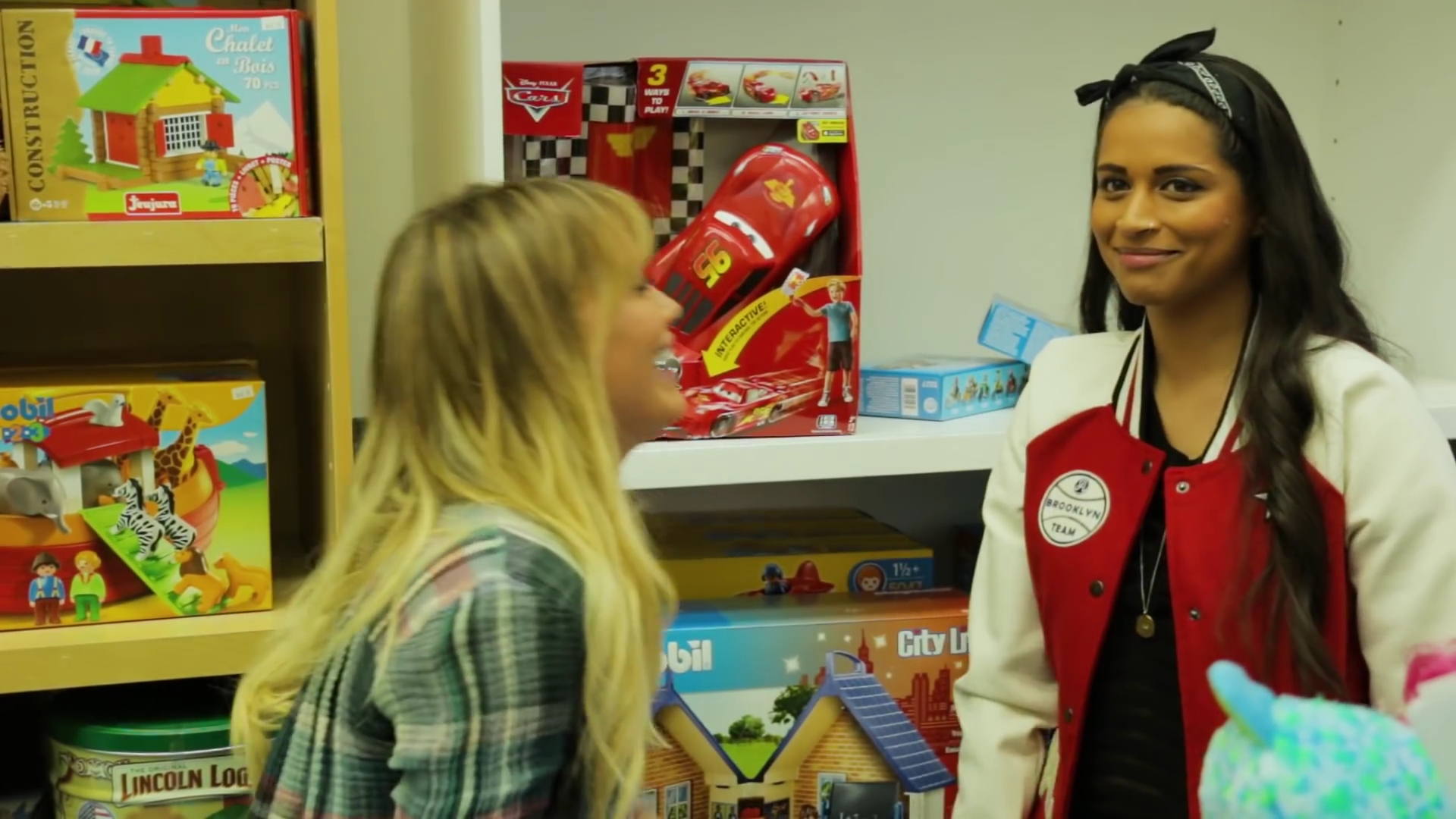 DailyDuff-dot-nl_WhatLastMinuteChristmasShoppingisReallyLike_Bloopers0066.jpg