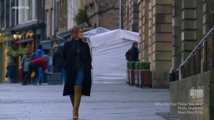 DailyDuff-dot-nl_WhoDoYouThinkYouAre10x04-2059.jpg