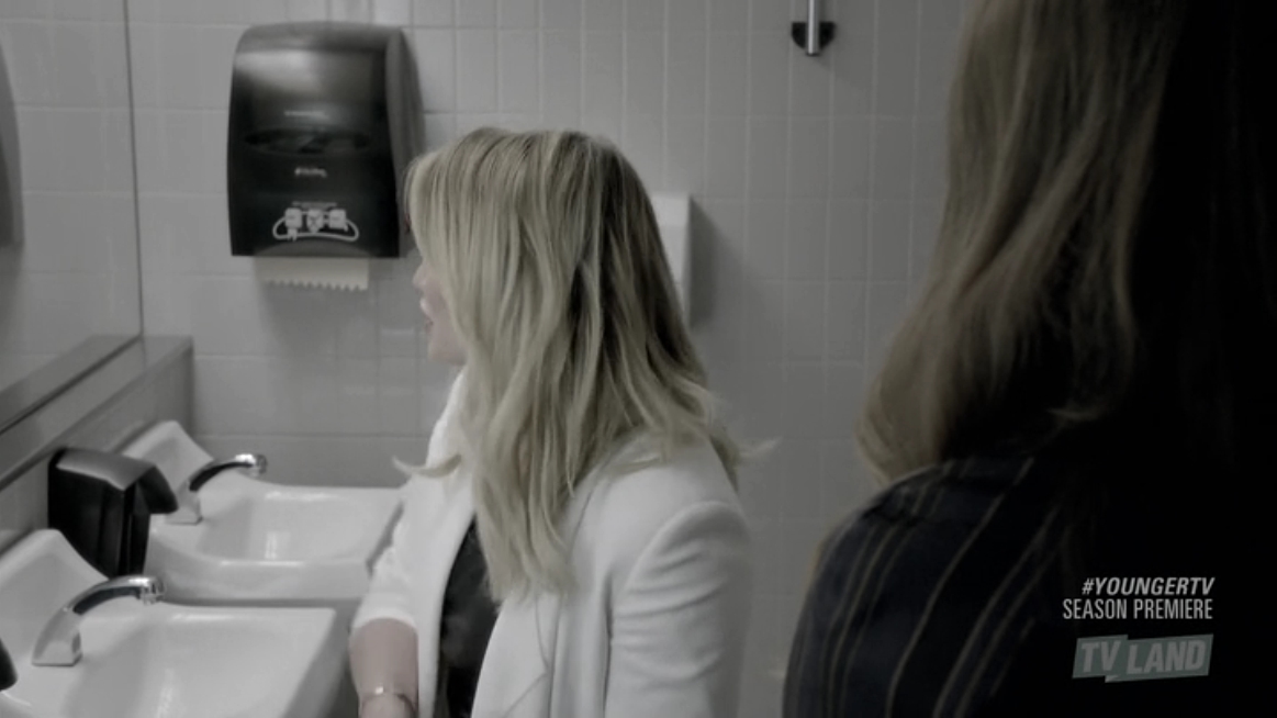 DailyDuff_dot_nl-Younger2x02-0906.jpg