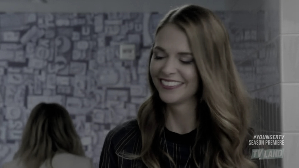 DailyDuff_dot_nl-Younger2x02-0975.jpg