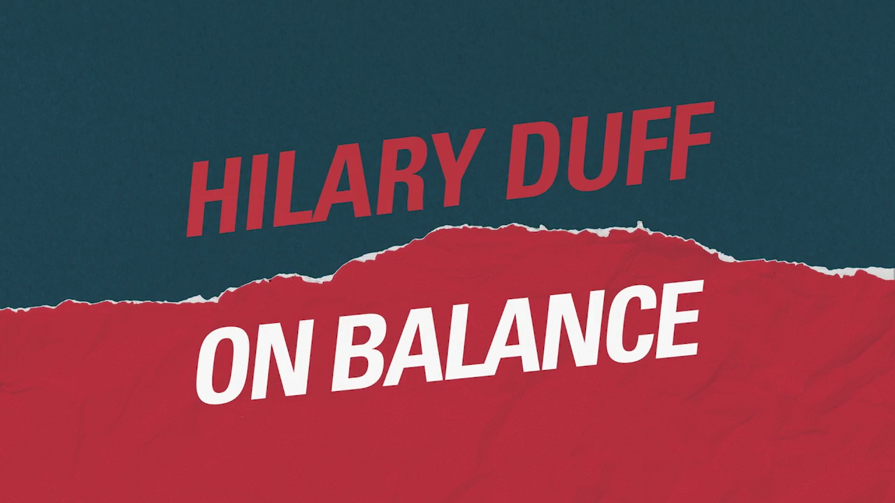 DailyDuff-dot-nl_Younger-HilaryOnBalance0003.jpg