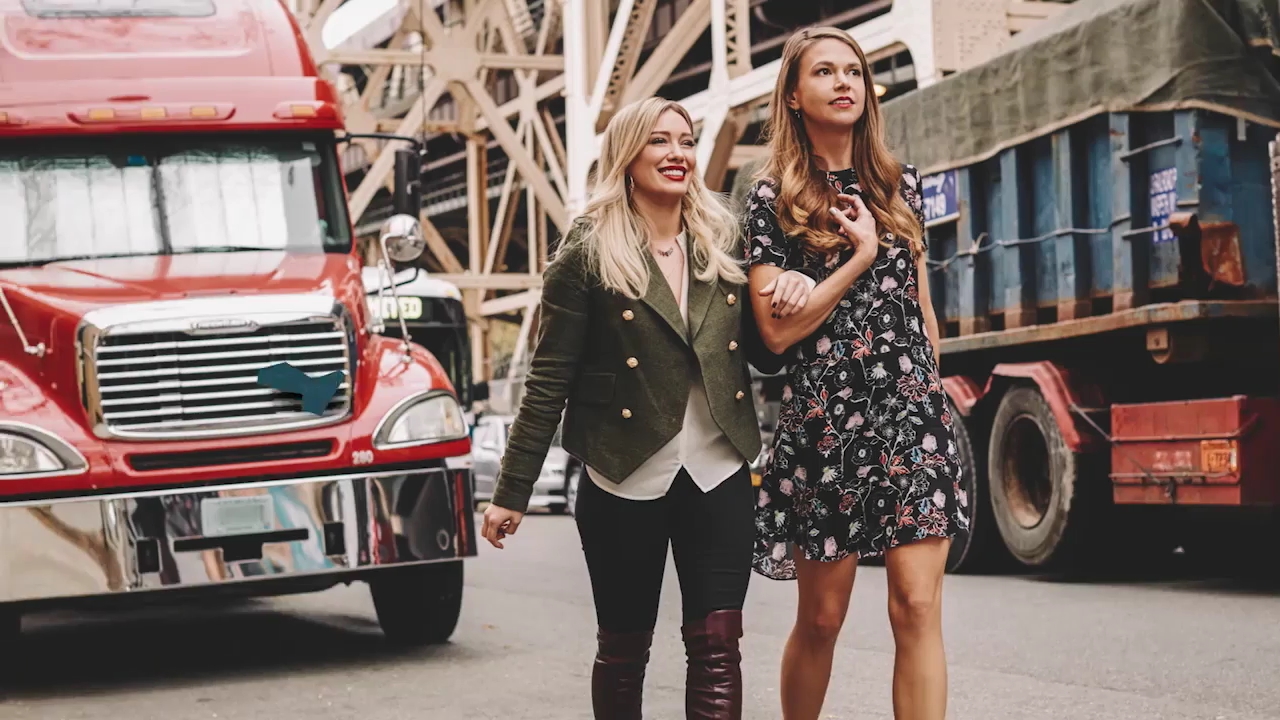 DailyDuff-dot-nl_Younger-KnowYourEmoji-HighFive0112.jpg DailyDuff-dot-nl_Younger-KnowYourEmoji-HighFive0112.jpg