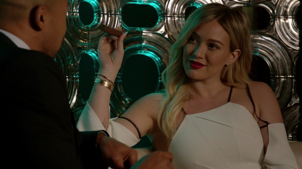 DailyDuff-dot-nl_Younger4x05TheGiftoftheMaggie0480.jpg DailyDuff-dot-nl_Younger4x05TheGiftoftheMaggie0480.jpg