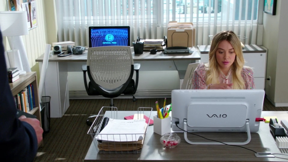 DailyDuff-dot-nl_Younger4x05TheGiftoftheMaggie0829.jpg DailyDuff-dot-nl_Younger4x05TheGiftoftheMaggie0829.jpg