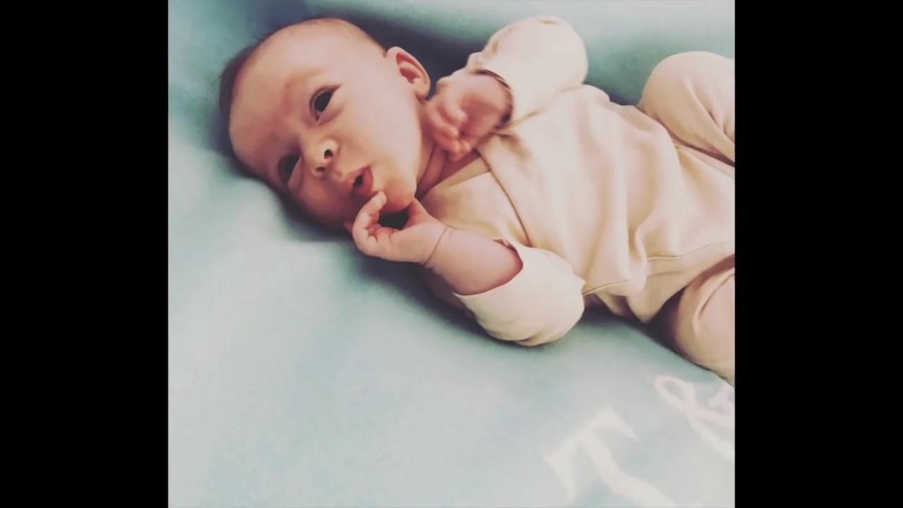 DailyDuff-dot-nl_YoungerS6-HilarysBabySuttonsBroadwayPerformanceMore0038.jpg DailyDuff-dot-nl_YoungerS6-HilarysBabySuttonsBroadwayPerformanceMore0038.jpg