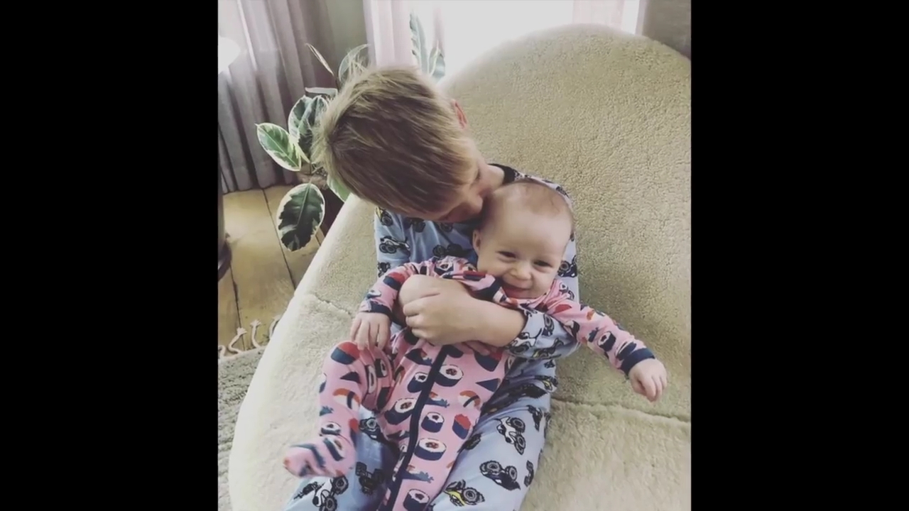 DailyDuff-dot-nl_YoungerS6-HilarysBabySuttonsBroadwayPerformanceMore0104.jpg DailyDuff-dot-nl_YoungerS6-HilarysBabySuttonsBroadwayPerformanceMore0104.jpg