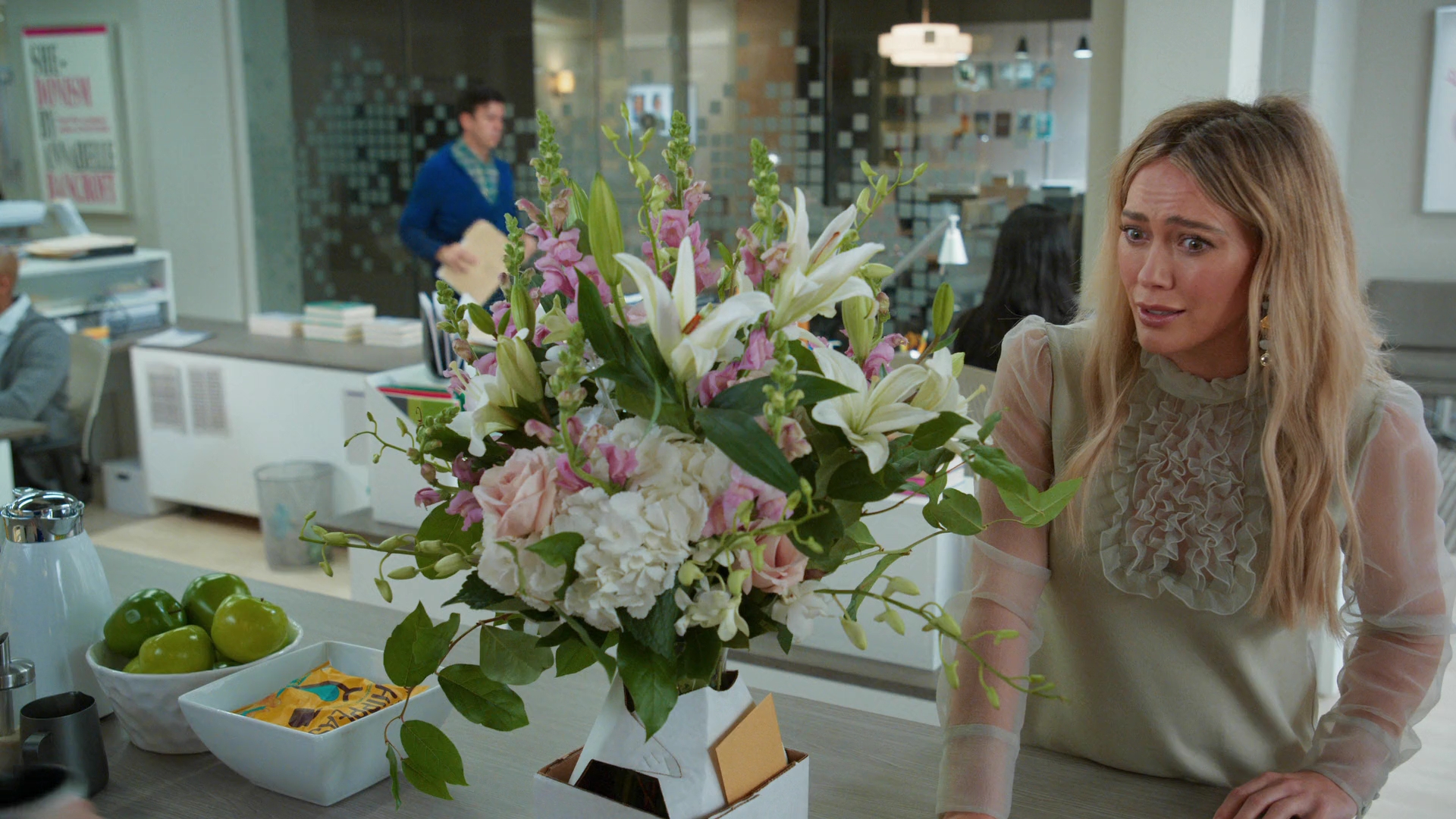 DailyDuff-dot-nl_Younger7x02ItsTheEndOfTheWorldWormGirl0087.jpg