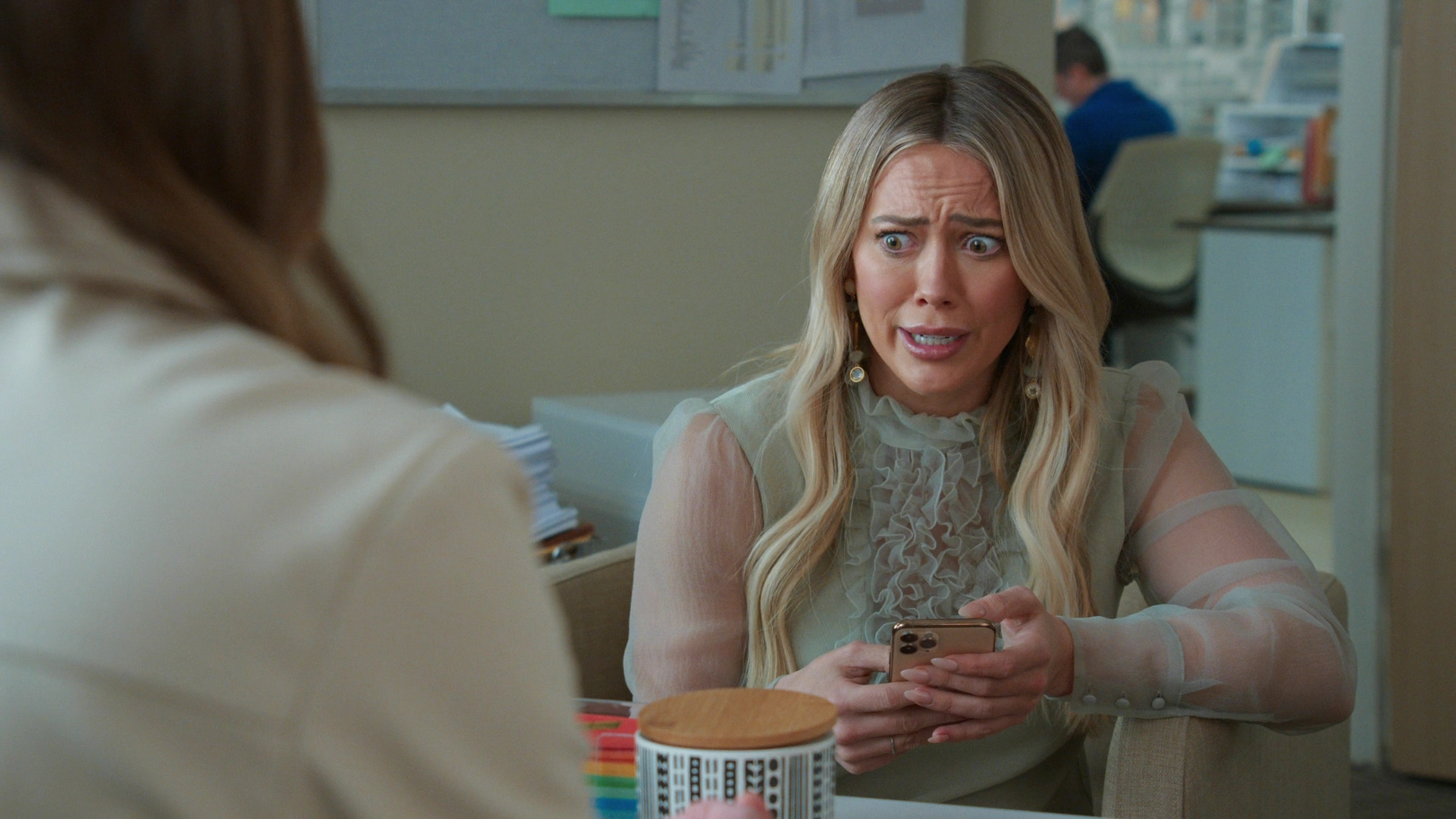 DailyDuff-dot-nl_Younger7x02ItsTheEndOfTheWorldWormGirl0125.jpg