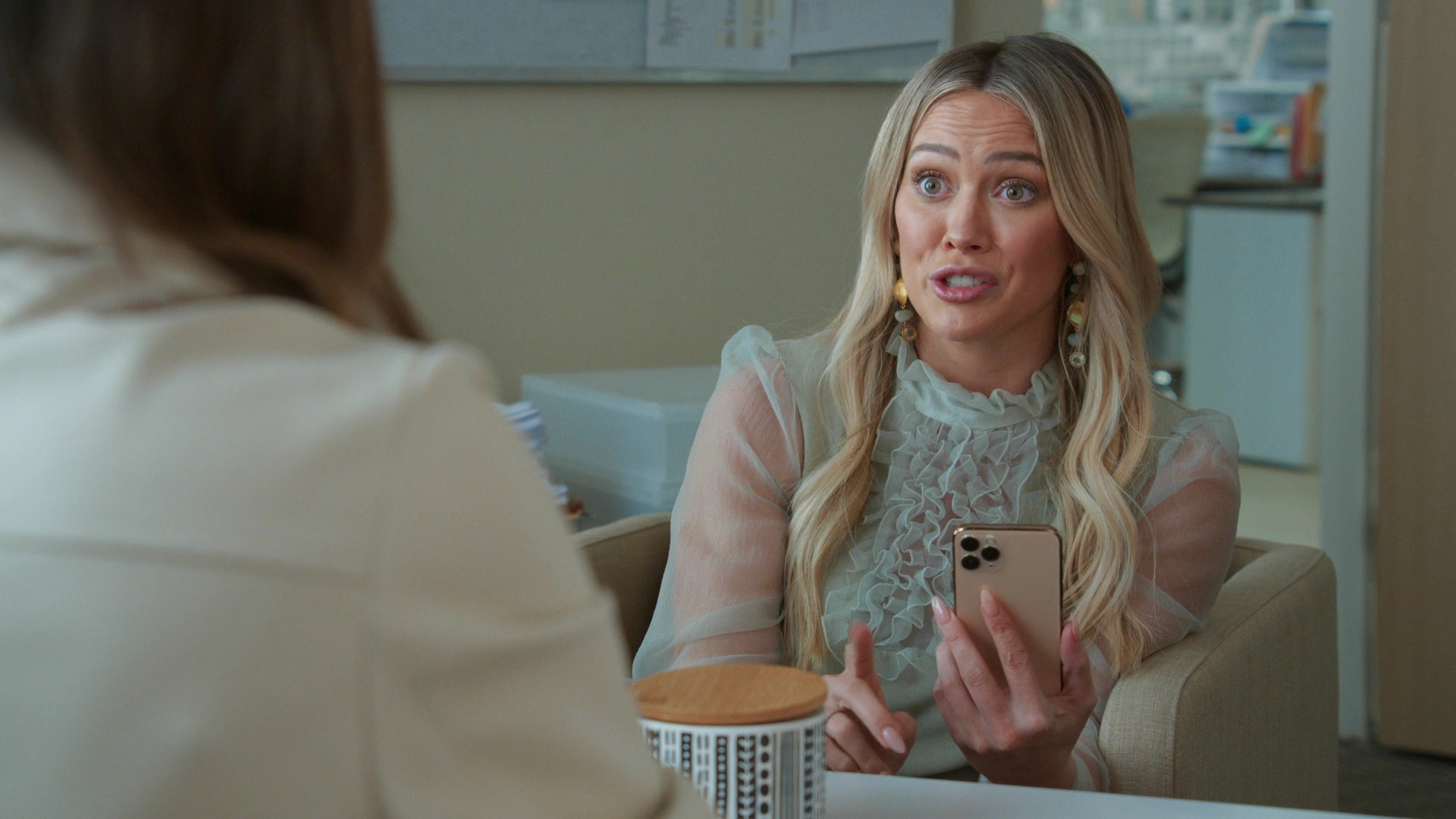 DailyDuff-dot-nl_Younger7x02ItsTheEndOfTheWorldWormGirl0162.jpg
