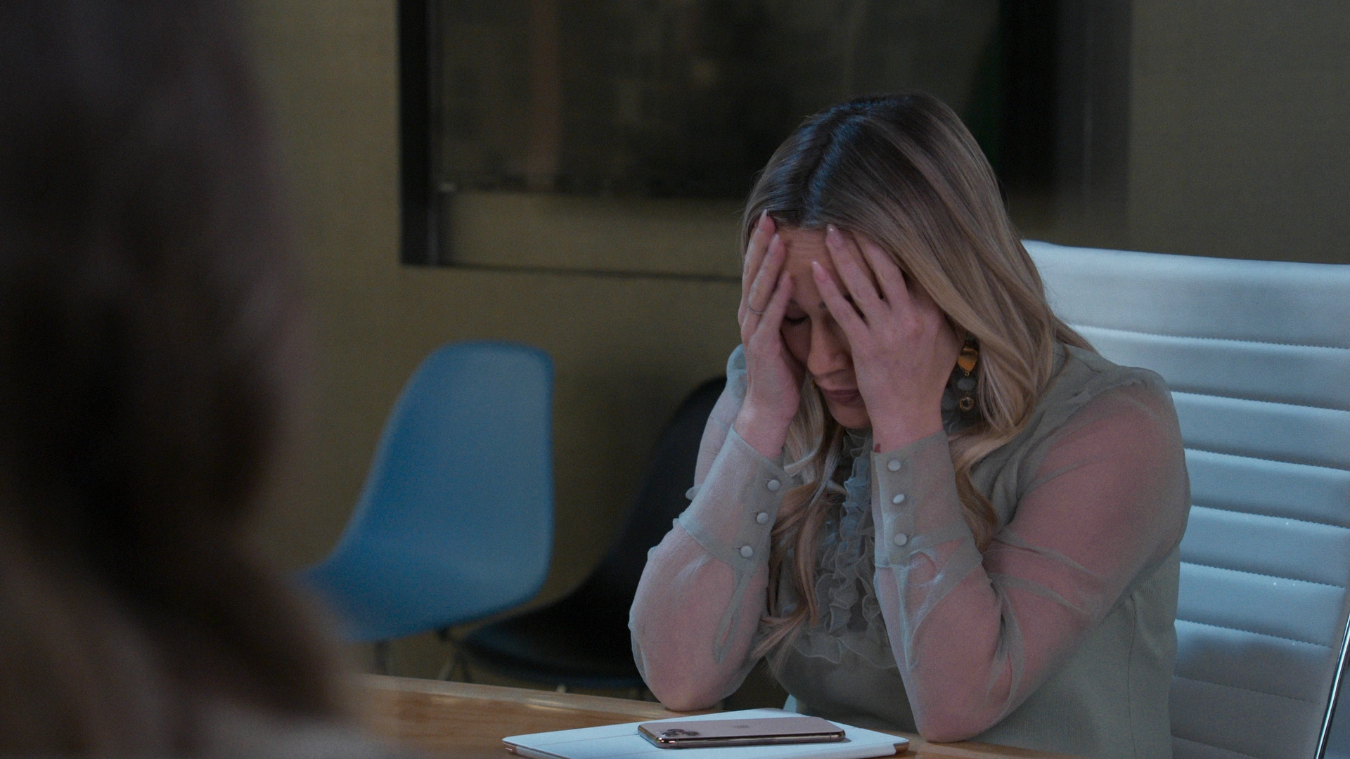 DailyDuff-dot-nl_Younger7x02ItsTheEndOfTheWorldWormGirl0383.jpg