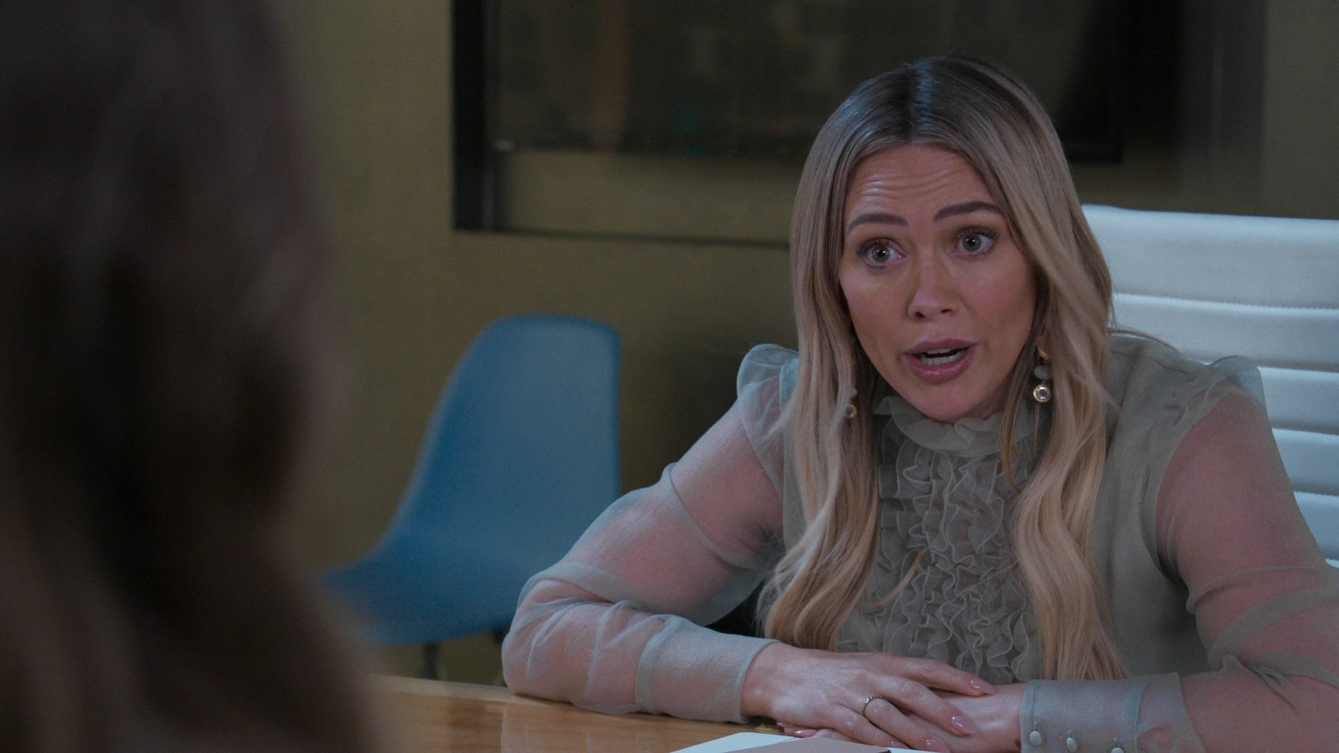 DailyDuff-dot-nl_Younger7x02ItsTheEndOfTheWorldWormGirl0399.jpg