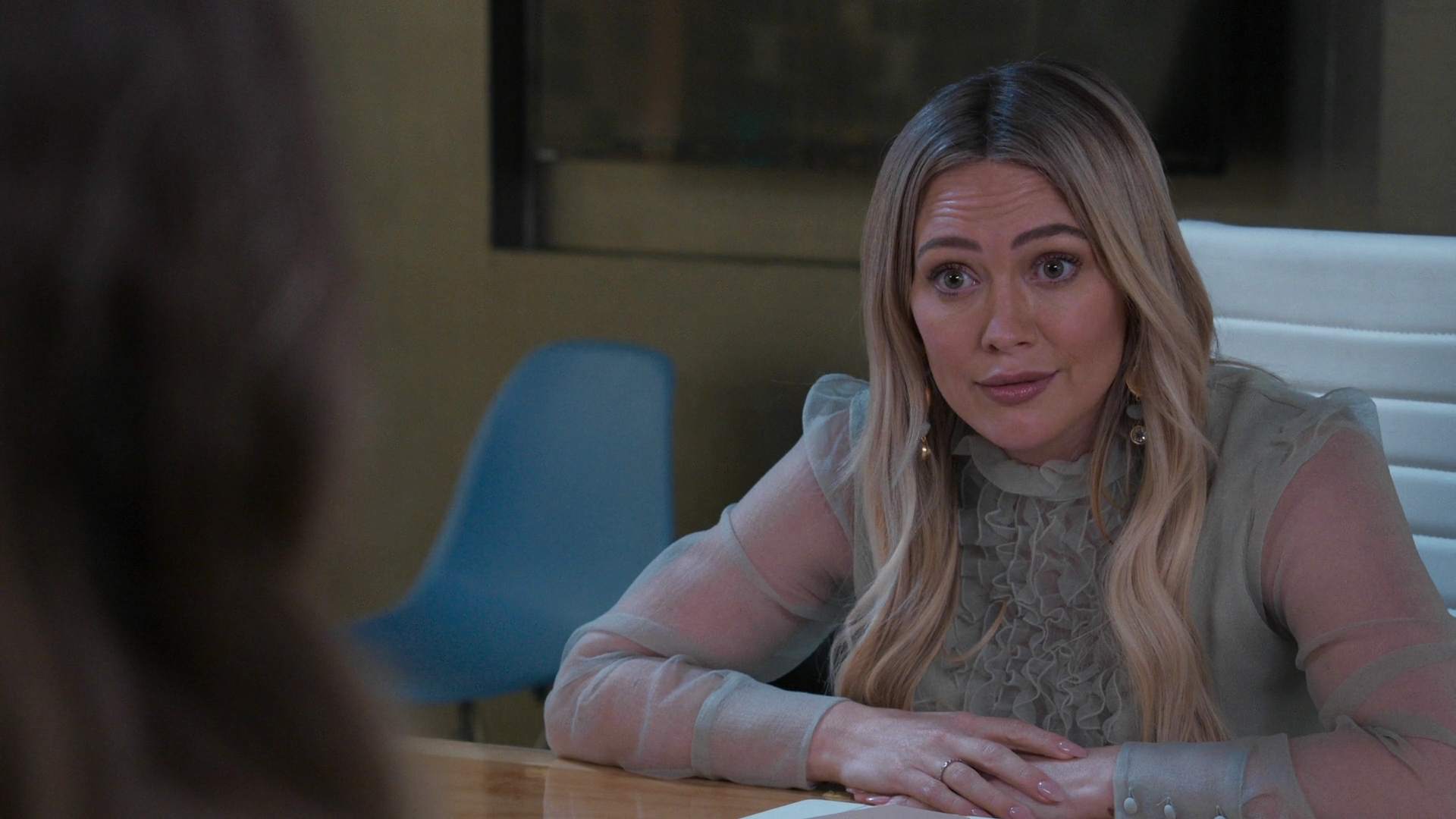 DailyDuff-dot-nl_Younger7x02ItsTheEndOfTheWorldWormGirl0400.jpg